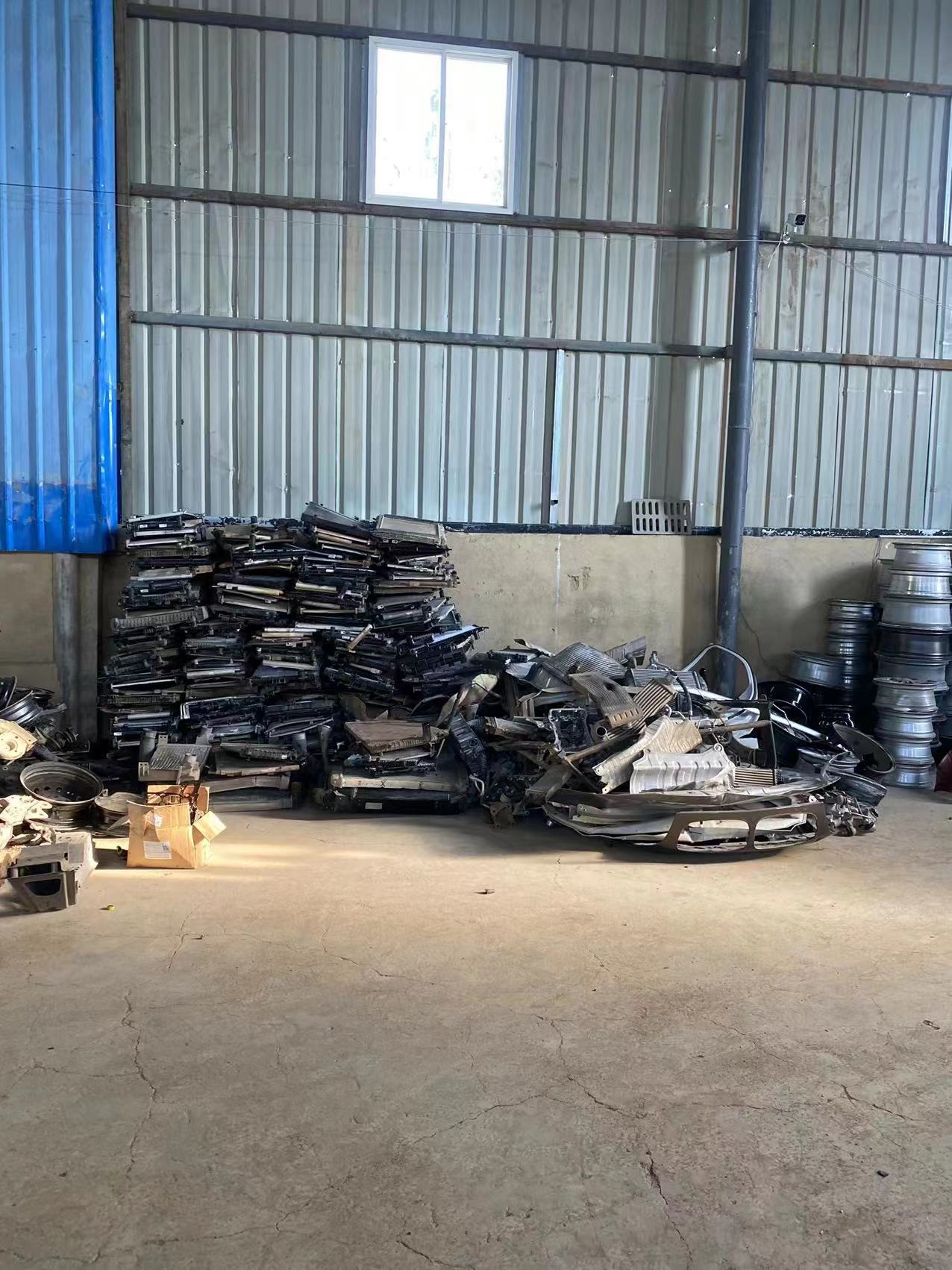 云南汽車配件回收