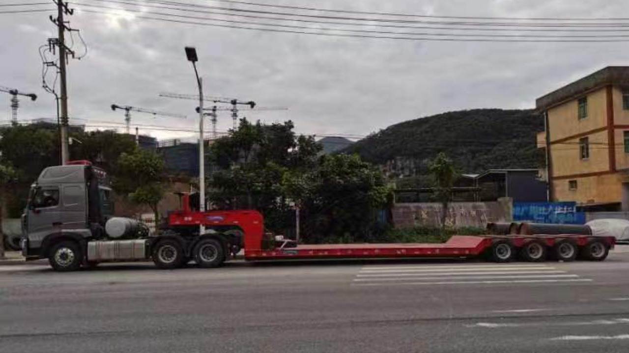 大型特種設(shè)備運(yùn)輸車輛