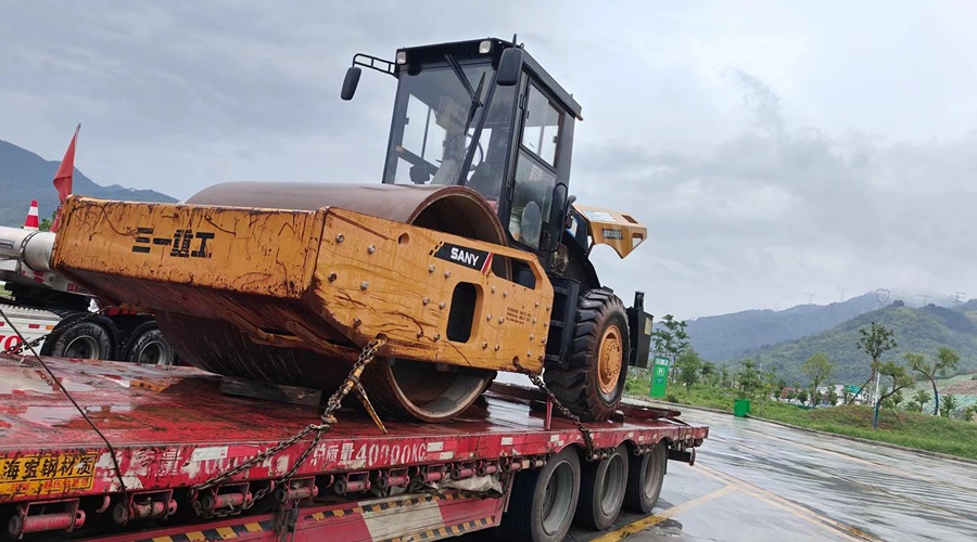 壓路機運輸 